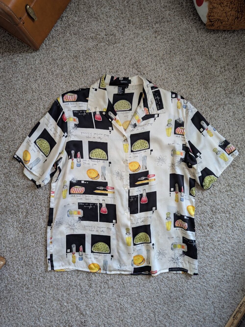 Vintage Ishyu Button Down Short Sleeve Shirt Silk Makeup Pattern Women's Size 14
